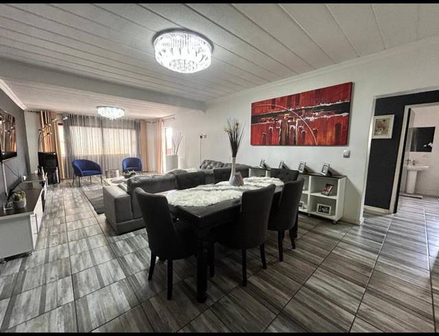 3 BEDROOM TOWNHOUSE FOR SALE IN NORTH RIDING